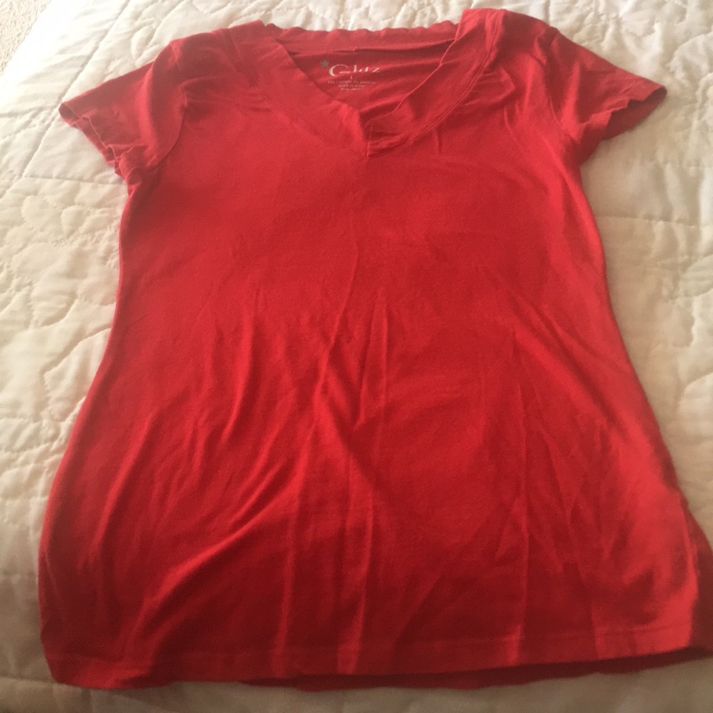 Basic red v neck T-shirt